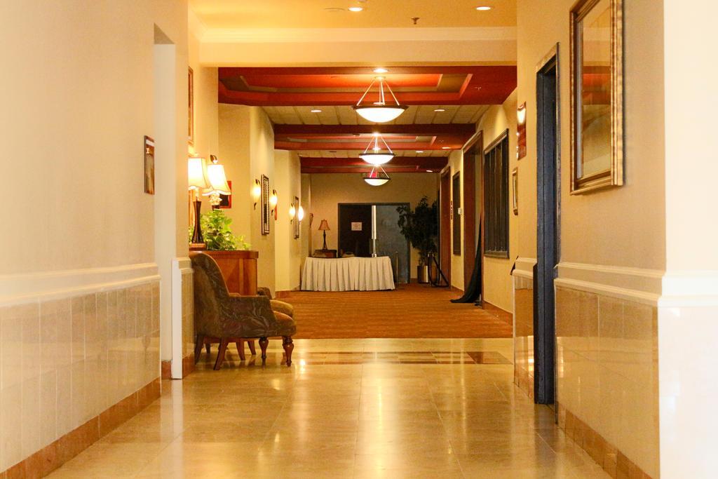 Ramada Plaza By Wyndham Atlanta Airport Hotel College Park Exterior photo