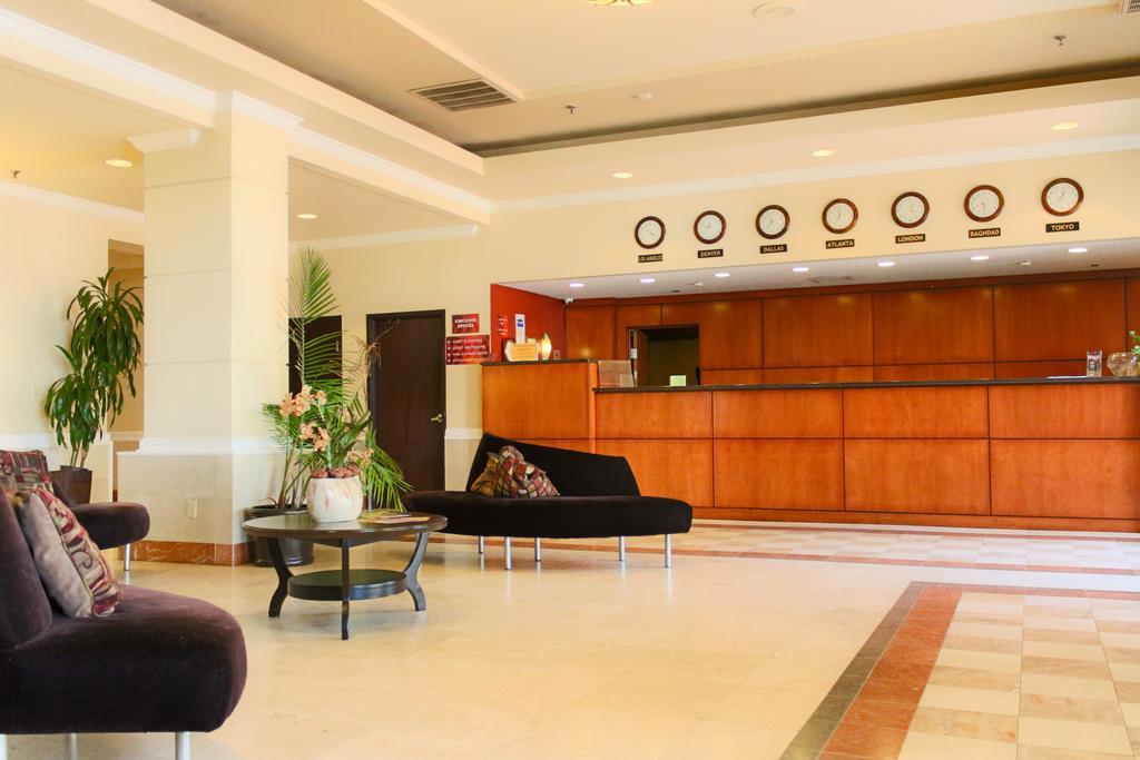 Ramada Plaza By Wyndham Atlanta Airport Hotel College Park Exterior photo