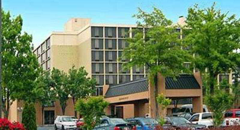 Ramada Plaza By Wyndham Atlanta Airport Hotel College Park Exterior photo