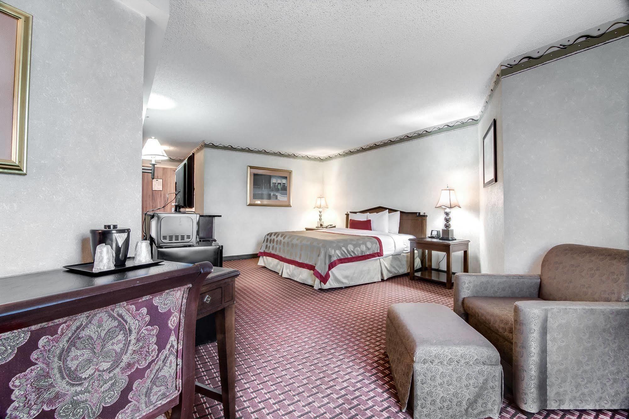 Ramada Plaza By Wyndham Atlanta Airport Hotel College Park Exterior photo