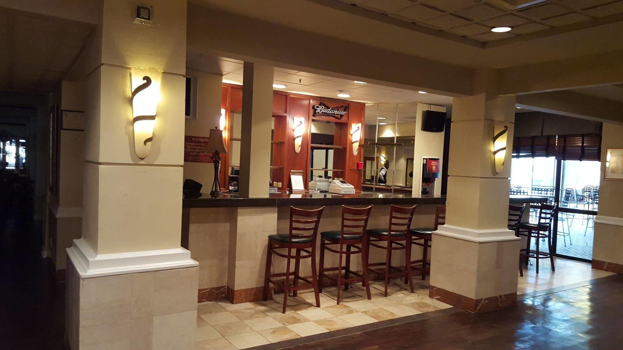 Ramada Plaza By Wyndham Atlanta Airport Hotel College Park Exterior photo