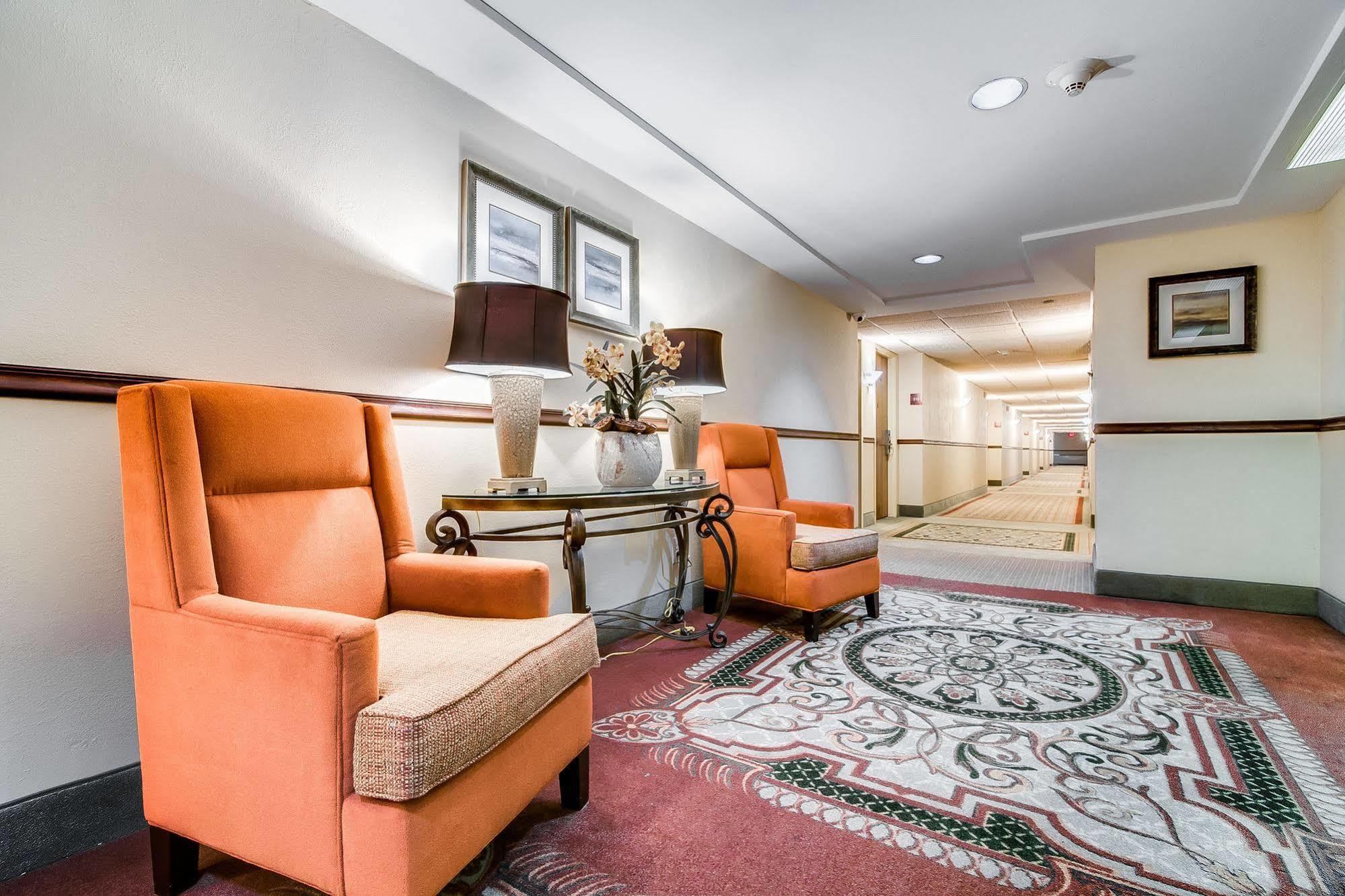 Ramada Plaza By Wyndham Atlanta Airport Hotel College Park Exterior photo