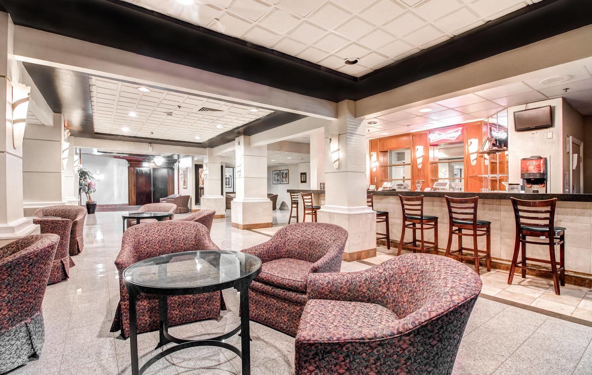 Ramada Plaza By Wyndham Atlanta Airport Hotel College Park Exterior photo